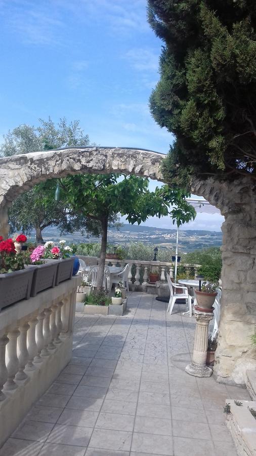 Hotel Le Saint Victor Mirabel-aux-Baronnies Esterno foto