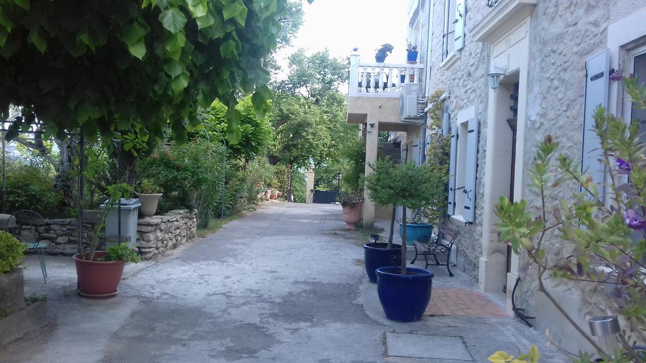 Hotel Le Saint Victor Mirabel-aux-Baronnies Esterno foto