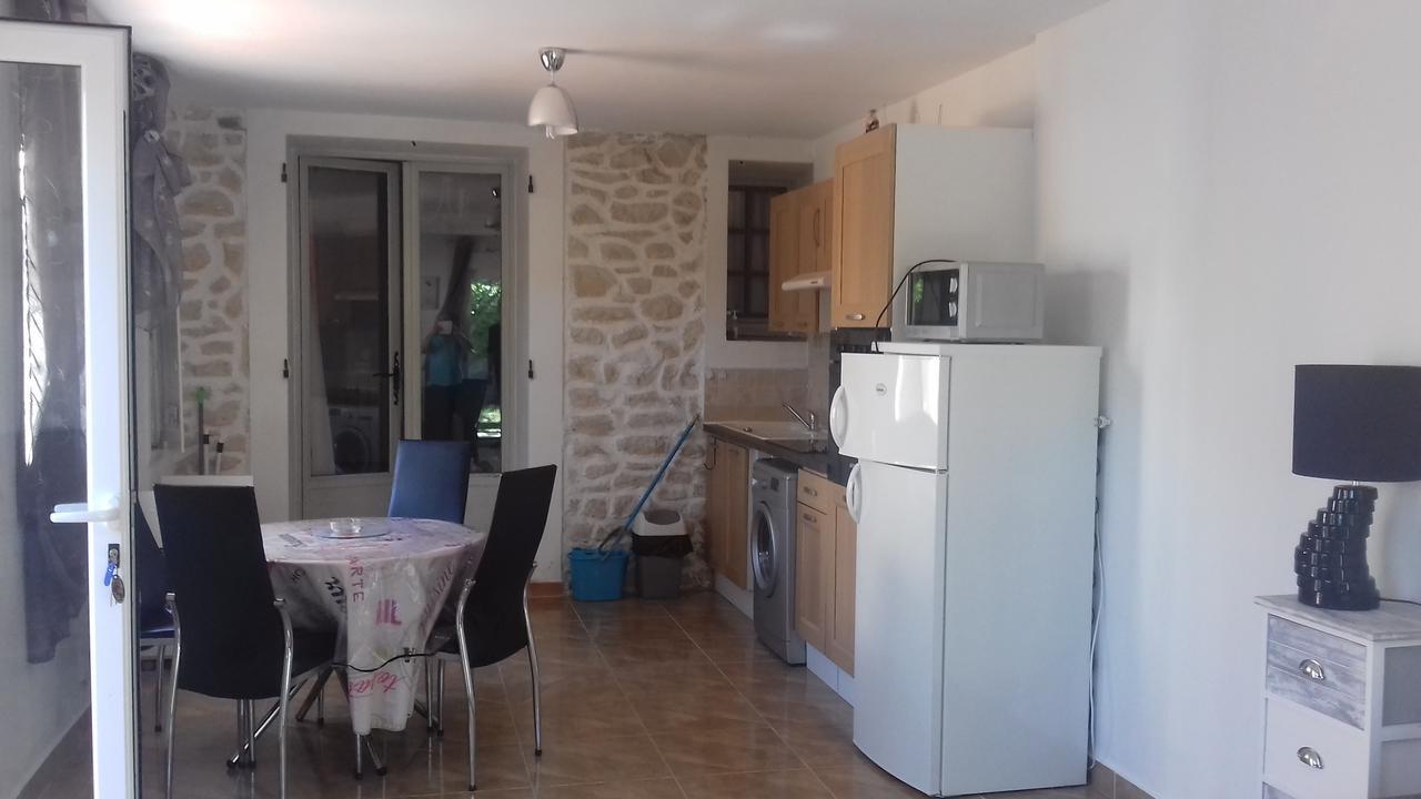 Hotel Le Saint Victor Mirabel-aux-Baronnies Esterno foto