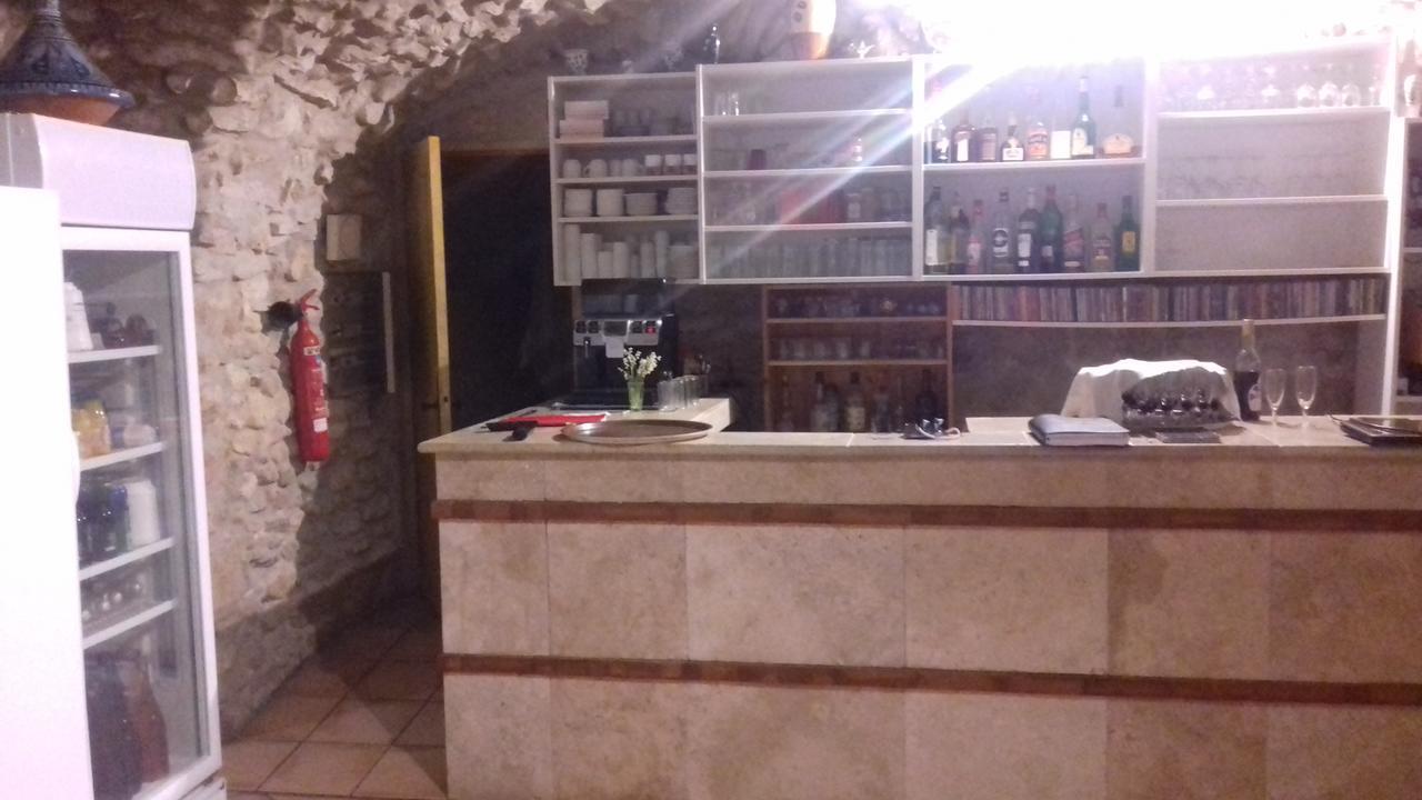 Hotel Le Saint Victor Mirabel-aux-Baronnies Esterno foto